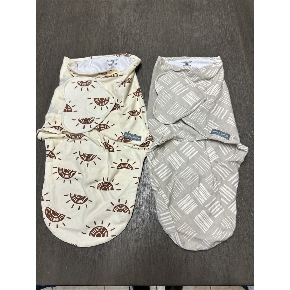 SwaddleMe Lot Of 2 Baby Girl Swaddle Wraps 0-3 Months Pink White Rainbow